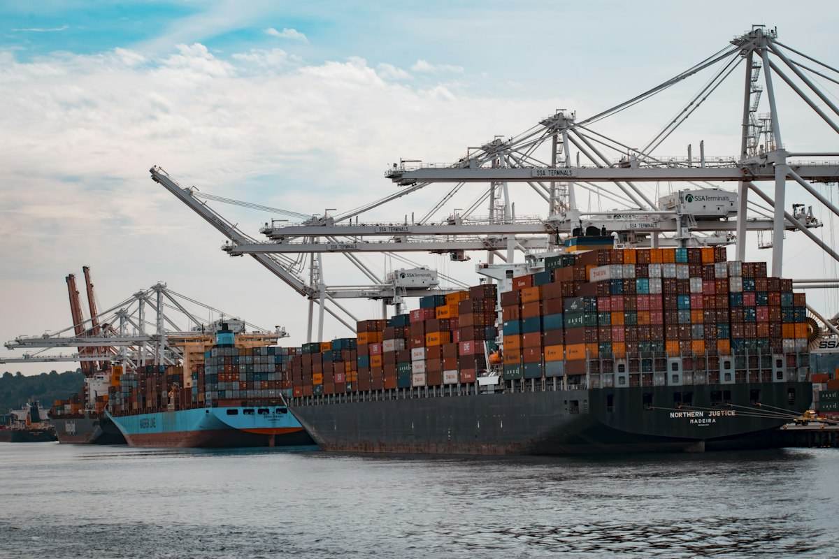 LCL sea freight from Dubai when you do not fill a container